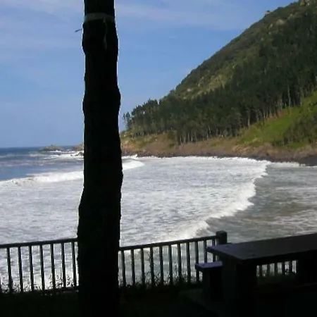Ecocabana. Montana Y Playa Ispáster